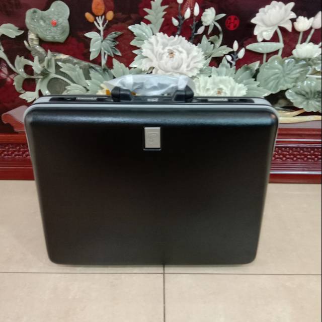 

Tas Map Dokumen Kantor File President 20" 3144 black
