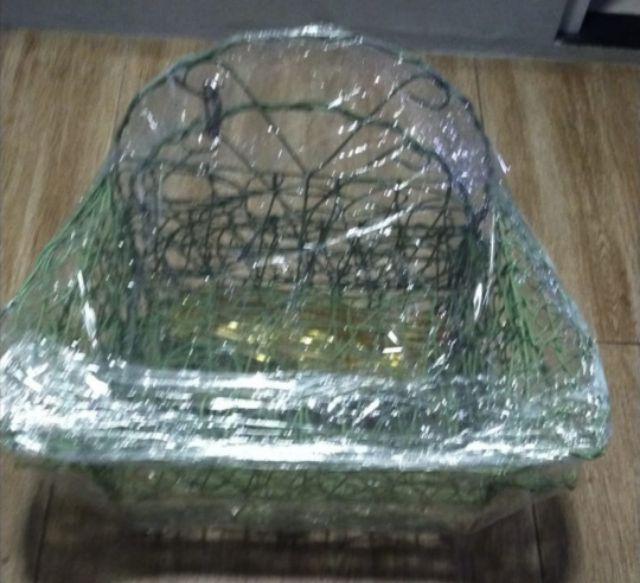 Keranjang Parcel Besi Model Sofa