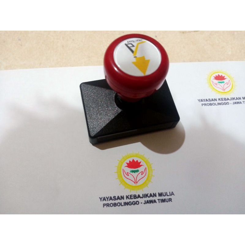 

Stempel Persegi 4 Warna