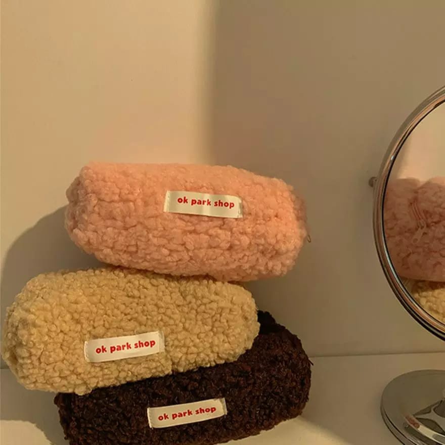 

Kotak Pensil Bulu Aesthetic Korea Woll Pouch Pencil Case
