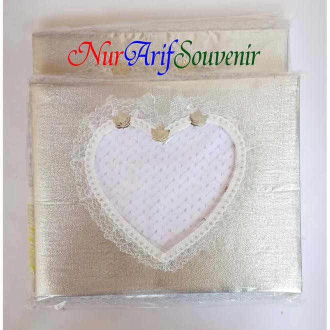 

Souvenir Sepasang Buku Tamu Silver (1 Pak Isi 2 Buku) Kode 593