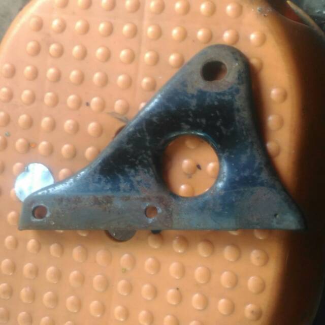 Pangkon knalpot gl125