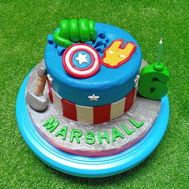 

Marvel Choco Pinata