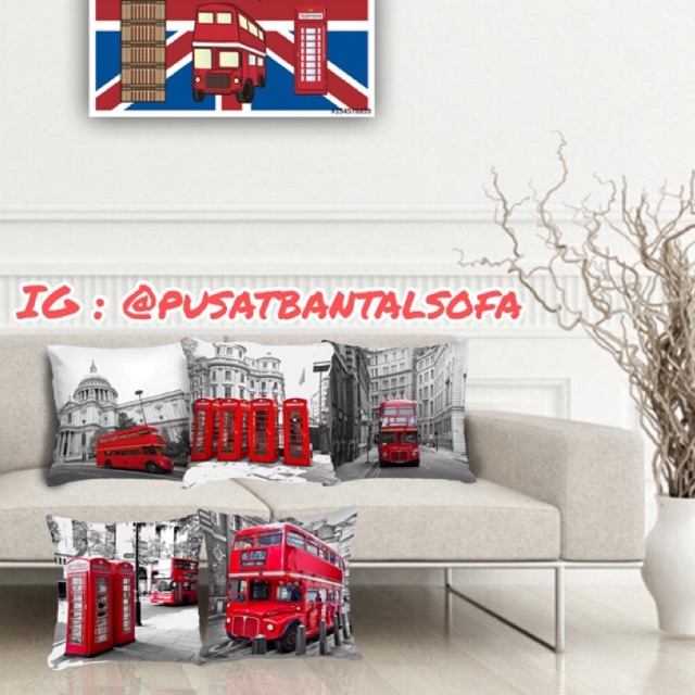 Bantal Sofa London Icon in Red Bus &amp; Phonebox 40x40 cm - Pusat Kado Murah