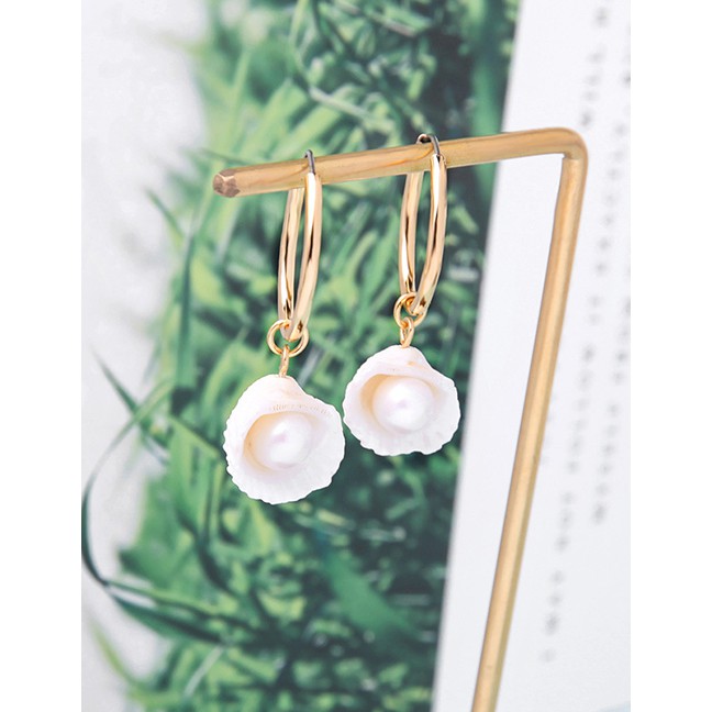 LRC Anting Tusuk Fashion Gold Conch Pearl Earrings F69652