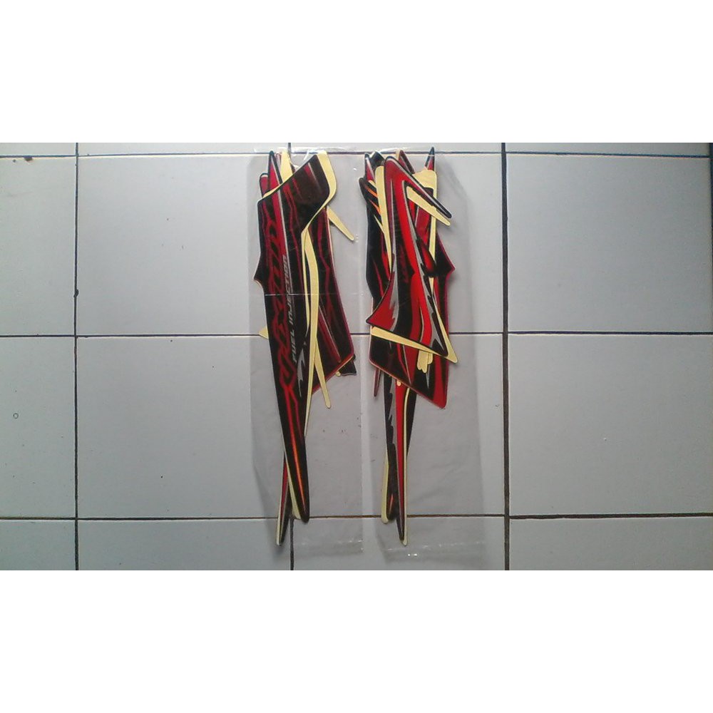 Variasi Stiker Body Motor Vixion 2010 Merah