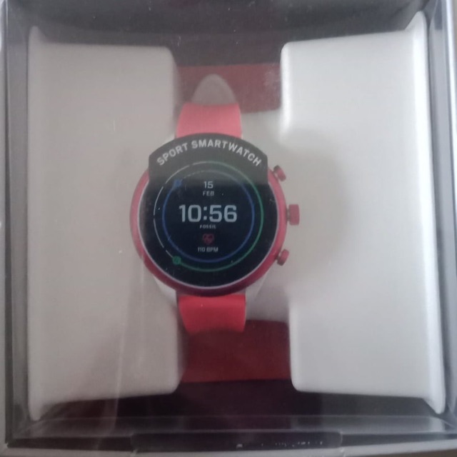 New in Box (Segel) Fossil Women's Gen 4 Sport HR Touchscreen Smartwatch Red Silicone FTW6027