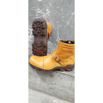 sepatu boot safety//sepatu safety kulit//sepatu kulit pria//sepatu Sefti kulit//sepatu kulit asli
