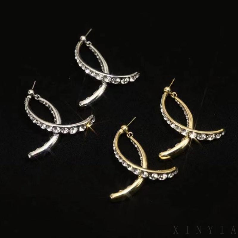 Anting S925 Silver Needle Bentuk Salib Aksen Berlian