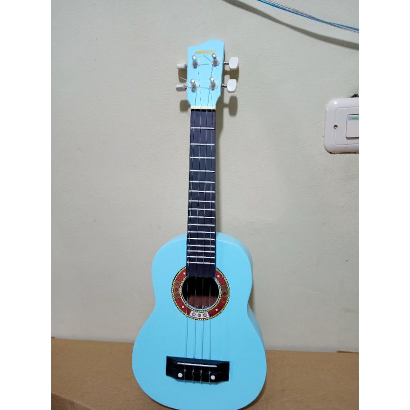 Ukulele senar 3 &amp; senar  4/Ukulele soprano murah bonus pic