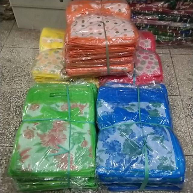 

Tas Kain 12pcs gagang bambu Hajatan isi Dus nasi R10 R10B 22x22 PINK KUNING HIJAU BIRU MERAH ORANYE