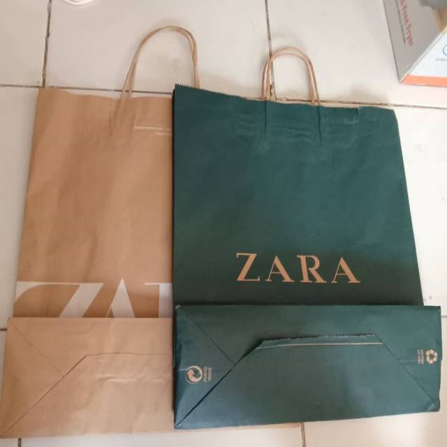 

Paperbag Brand Zara HM, stradivarius, charles & keith, uniqlo, bershka, mango, executive, colorbox, bodyshop, VS dll-Kecil Sedang Besar