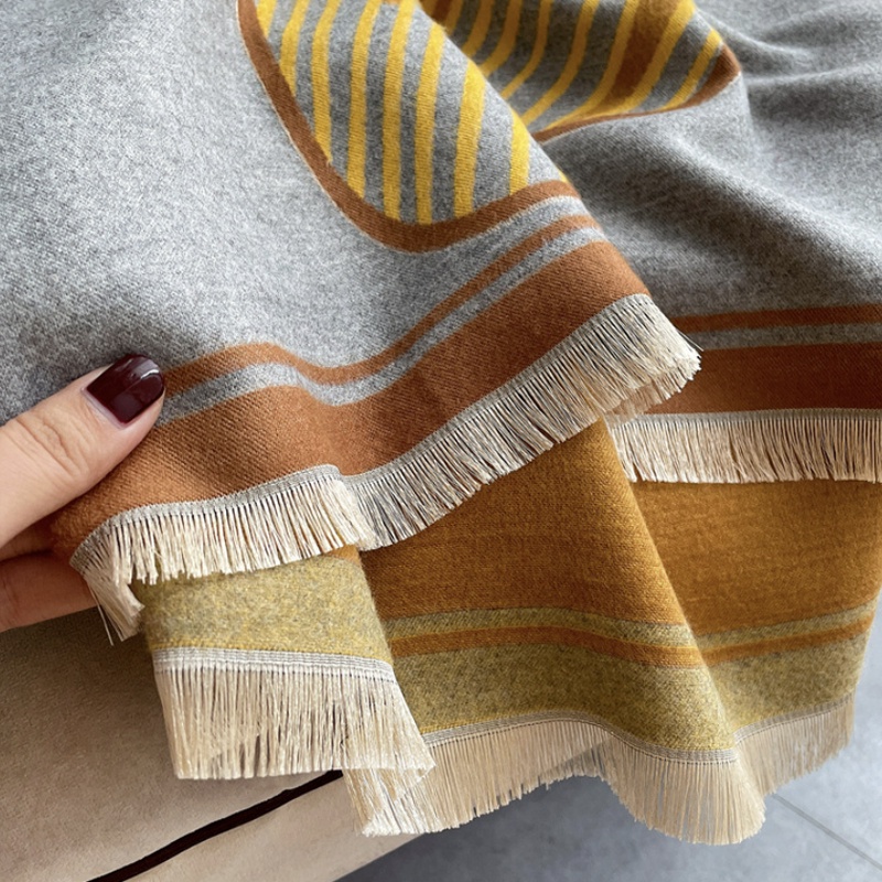 Syal &quot;Karenia&quot; 65 x 180 Motif &quot;Hati&quot; yang mewah, Bahan High Grade Cashmere Immitation