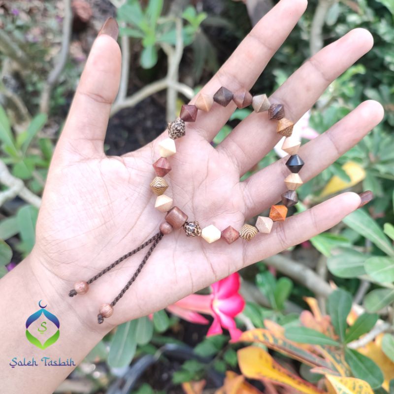 Gelang Kombinasi 17 Kayu Motif Wajik Size 8mm/Gelang 17 Kayu Asli/Gelang Murah