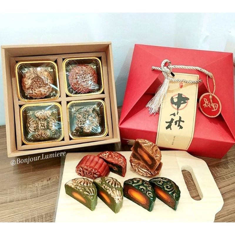 

Mooncake Premium Egg Yolk / Kue Bulan Premium Halal 100%
