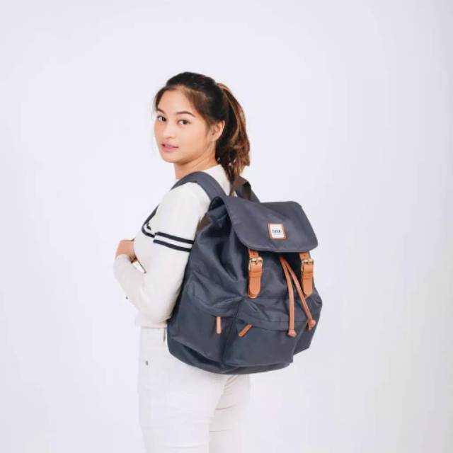 TUSK Taro tas backpack muat laptop 14 in