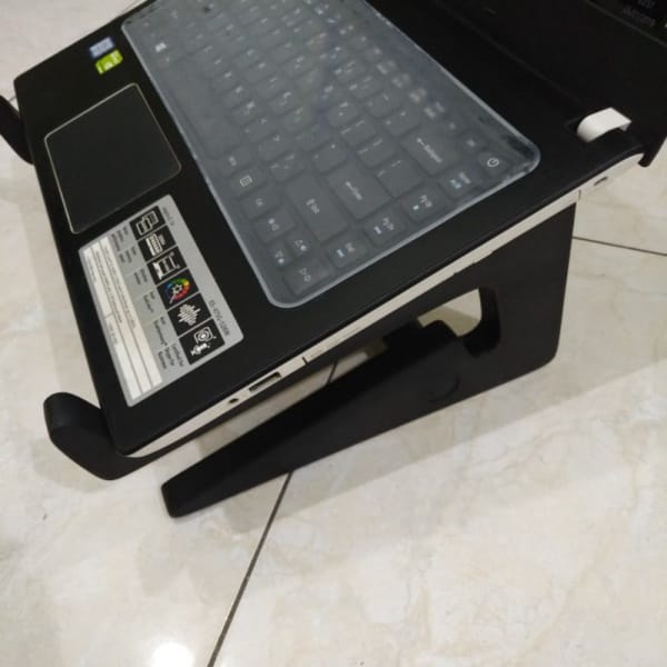 Jual Meja laptop unik Meja stand laptop kayu knockdown - Hitam putih Diskon
