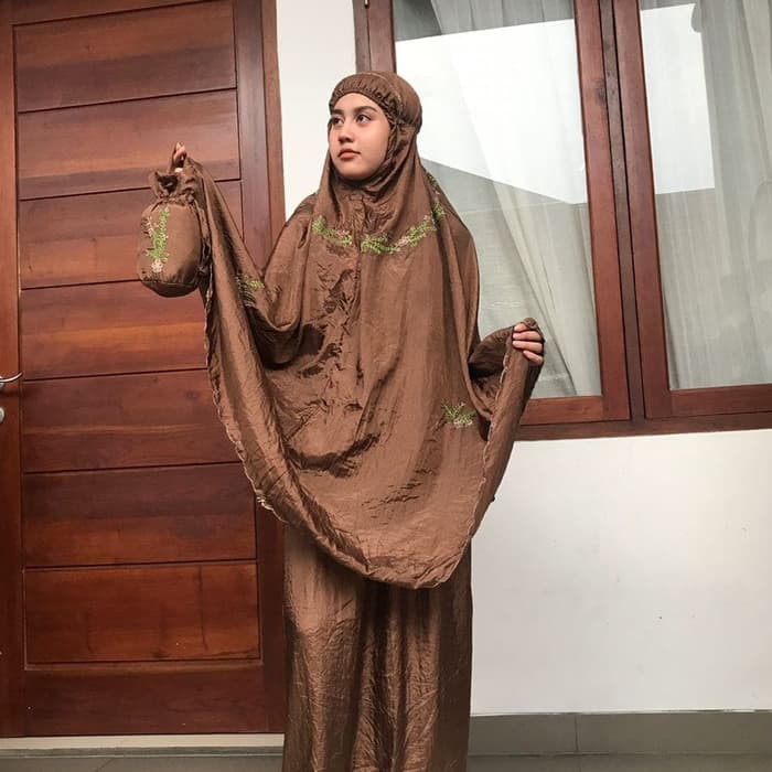 Mukena Parasut Bordir Avanza Coklat Tua