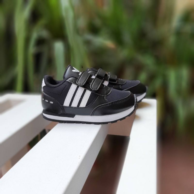 Sepatu anak adidas neo city racer perekat