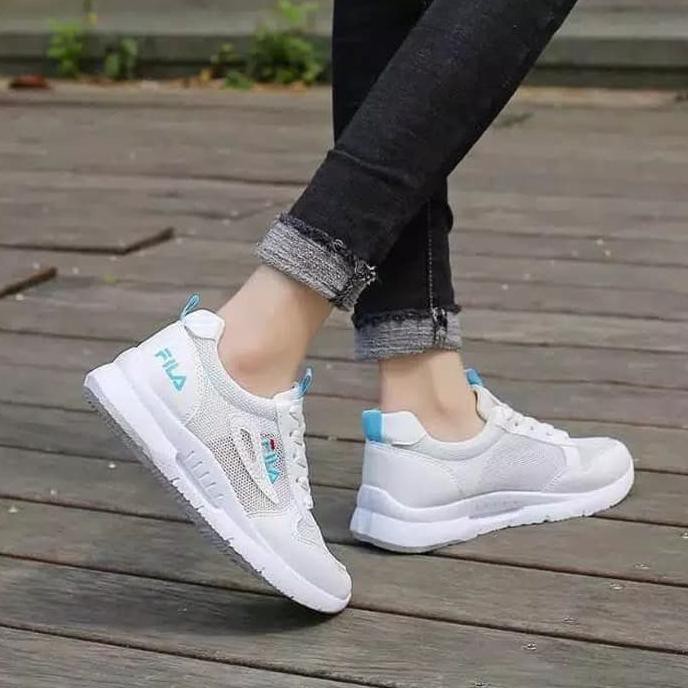 Pengiriman Cepat Sepatu Neaker Wanita Replika Fila Gebby - Putih Hitam, 39 BARANG BAGUS