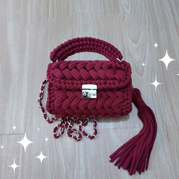 CROCHERA Gusta bag / Tas rajut t-shirt yarn