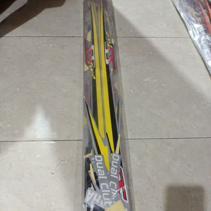 striping stiker les body fiz sstwo silver kuning