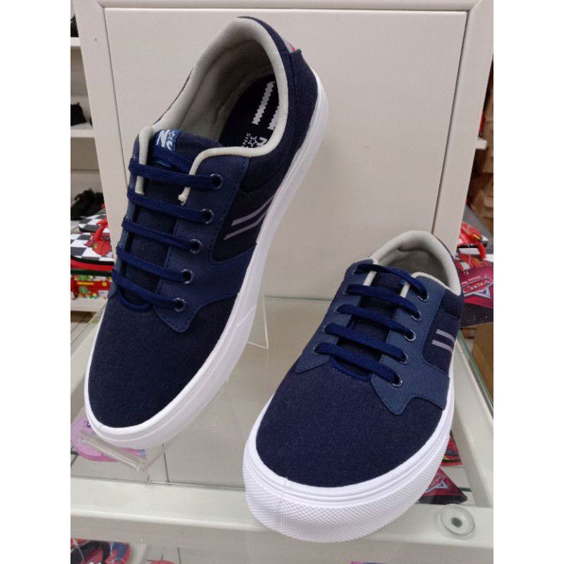 sepatu bata/north star