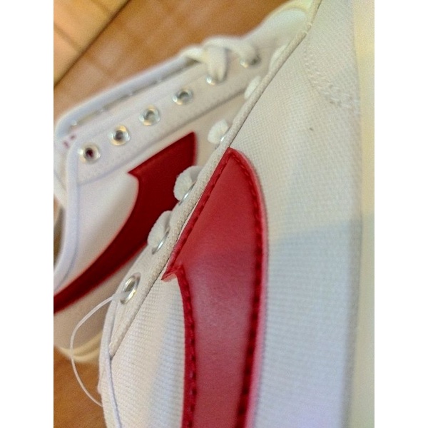 Compass Gazelle Low White Red BNIB - Sepatu Sneakers