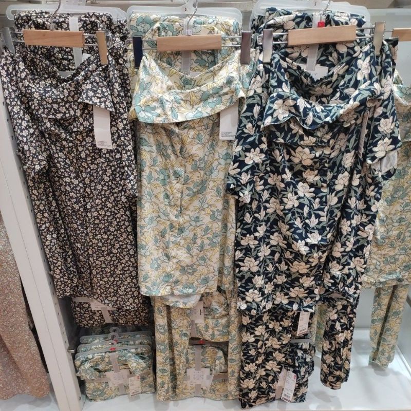 piyama rayon satin joyof print Lengan pendek Uniqlo Sale