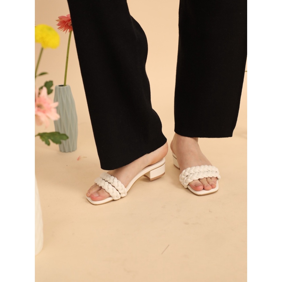 Radwah - Braid Leather Sandal - Sandal Wanita