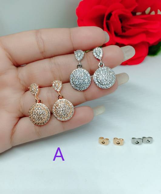 Anting-anting lapis emas