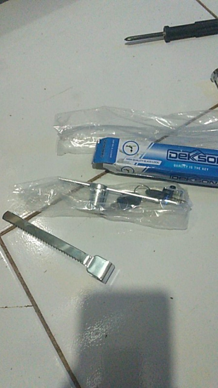 Kunci Etalase Kaca / Lemari Kaca Bestguard