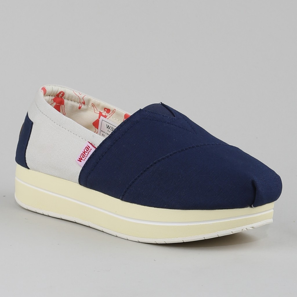 Wakai Atsuichuo Blue/White Sepatu Slip On (WAK0003289.C0411)