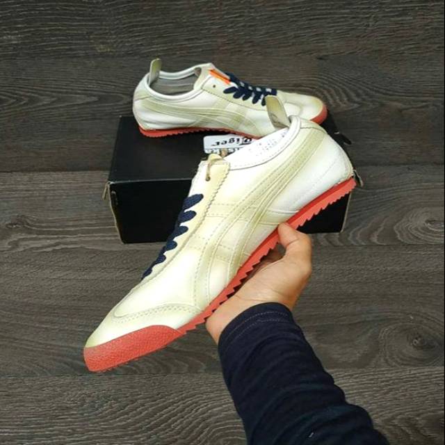 ASICS ONITSUKA TIGER MEXICO 66 GUNDAM