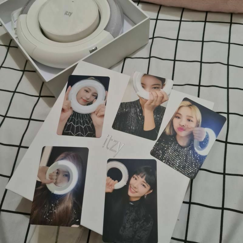 Sharing Lightring ITZY - Light ring PC Photocard Yeji Lia Ryujin Chaeryeong Yuna
