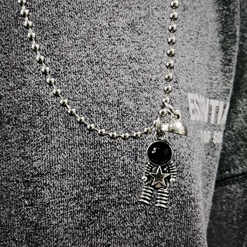 Internet selebriti gaya magnet menarik satu sama lain astronot baja titanium kalung hip hop spaceman