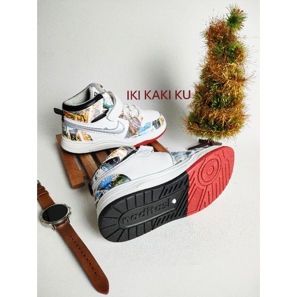 SEPATU BASKET KETS NIKI CEWE KULIT PARIS FASHION WEEK YOUTH BALANCE 2103