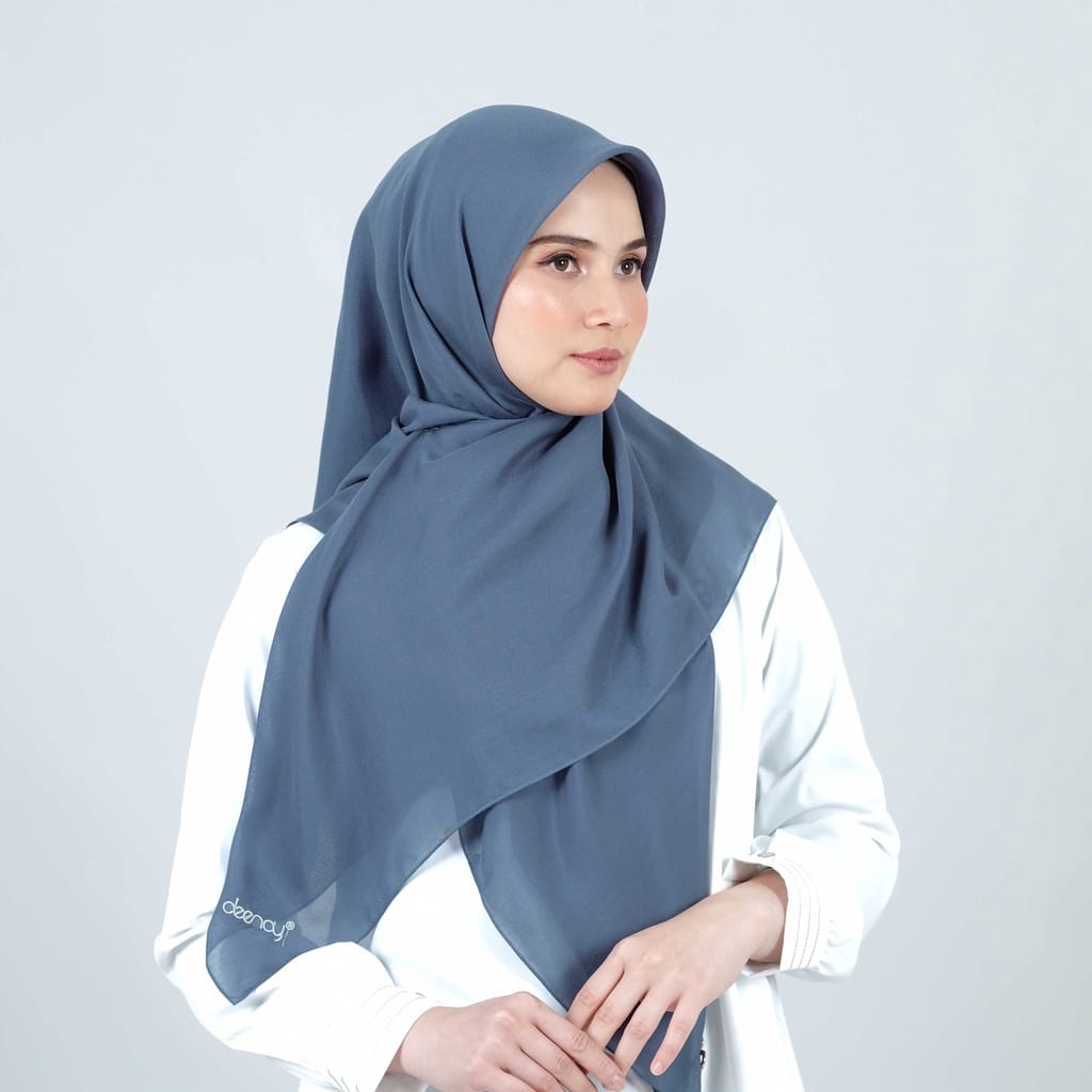 DEENAY liza polos ORION BLUE/BIRU AGKASA jahit tepi bordir pin plat d 115x115 voal utrafine jilbab w