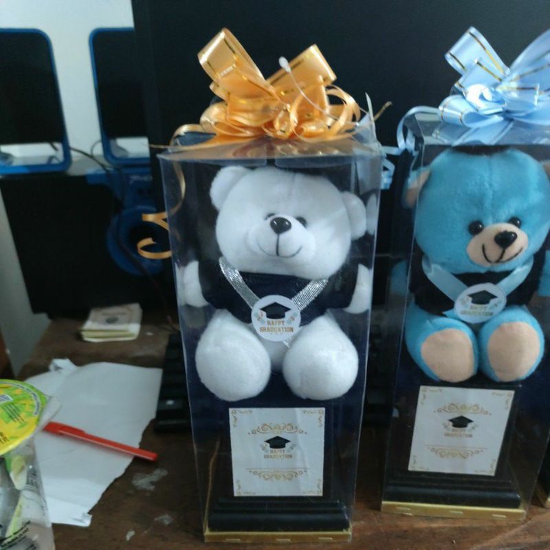 PIALA BONEKA MIKA