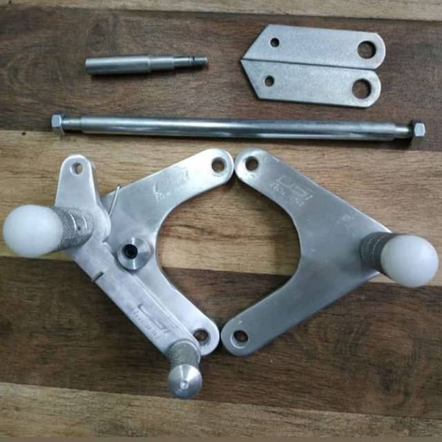 FOOTSTEP UNDERBONE F1ZR V BESAR OSI RACING ANTI GETAR