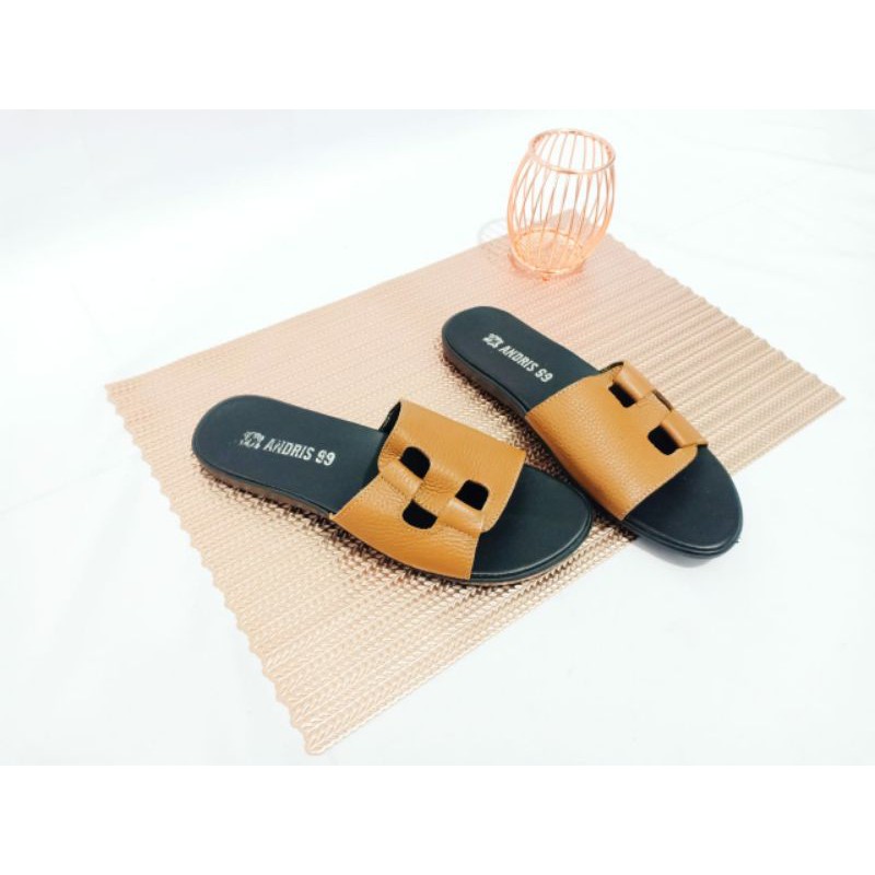 Sandal Kulit Wanita