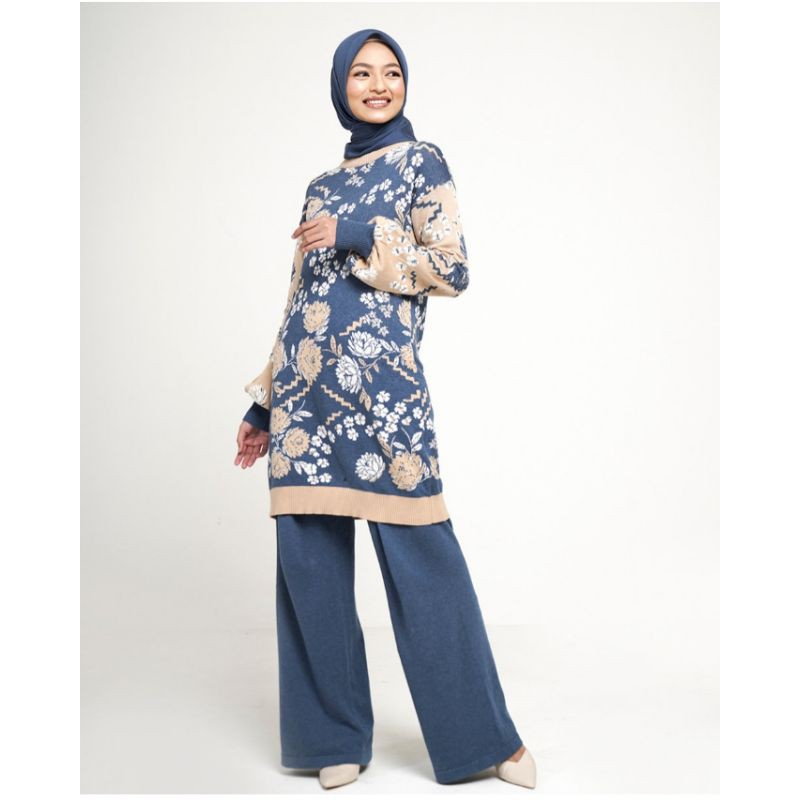 BEAUTY PEONY SWEATER MANDJHA IVAN GUNAWAN