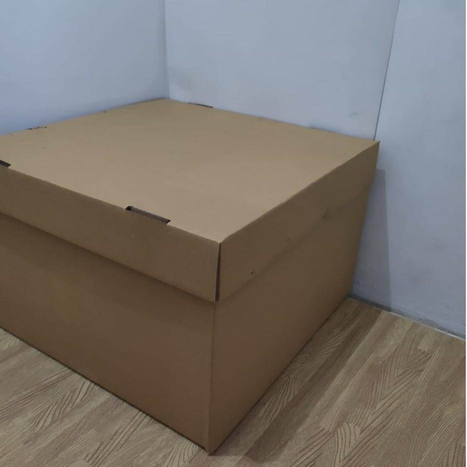 

12.12 STOK READY Box 40x40x25 cm (Top/Bot Asia) Kardus/Karton/Paking/Polos/Hampers/Boneka/Buah/Pudi