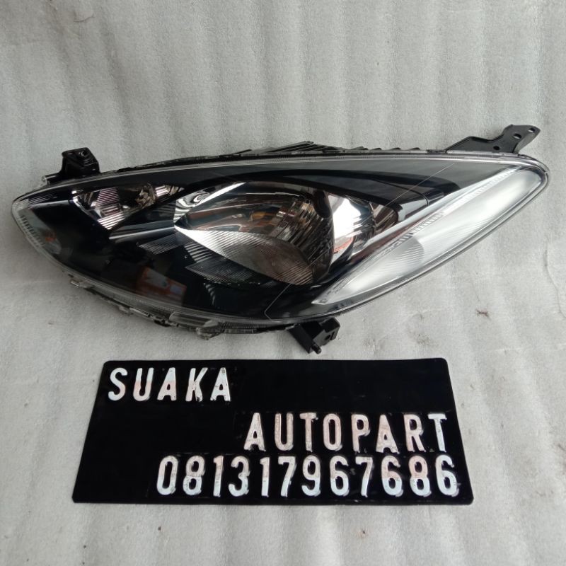 headlamp lampu depan mazda 2 2012