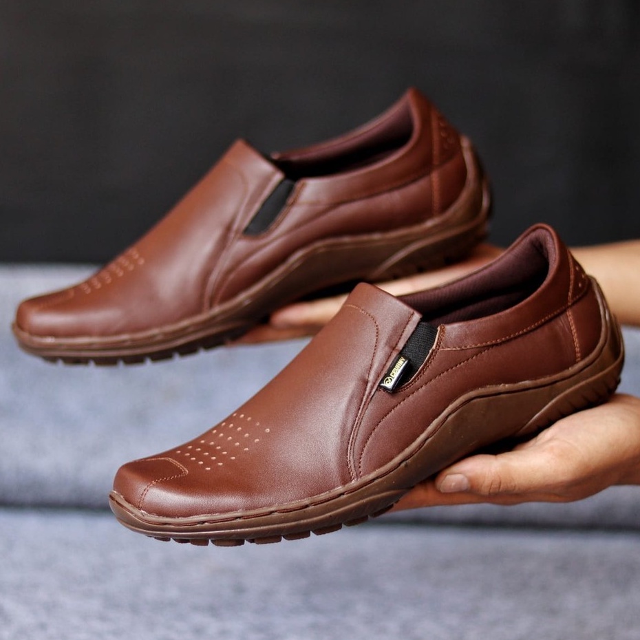 [CVNY] Sepatu Kasual Casual Slip On Pria Kerja Kulit Asli Model Slop Original Brand Kondangan Hitam