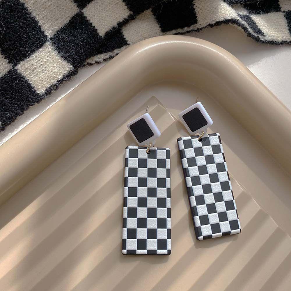 Augustina Checkerboard Earrings Besar Geometris Asetat Akrilik Hitam Putih Kotak-Kotak Persegi Panjang Checkerboard Square Gaya Korea Wanita Earrings