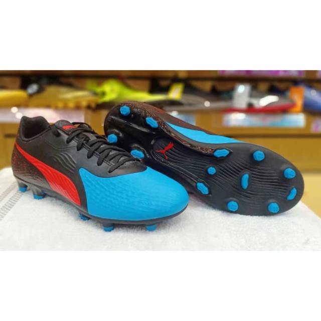 Sepatu bola Puma One 19.4