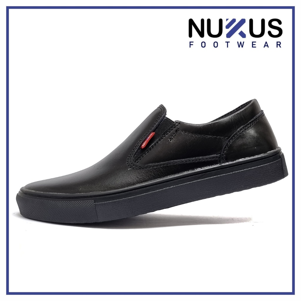 Nukus Sepatu Pria Kasual Slip On Classic Kulit Sapi Asli Hitam - NKS