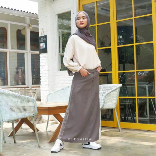 LULLA SKIRT BLACK by ROKGALIYA (preloved)