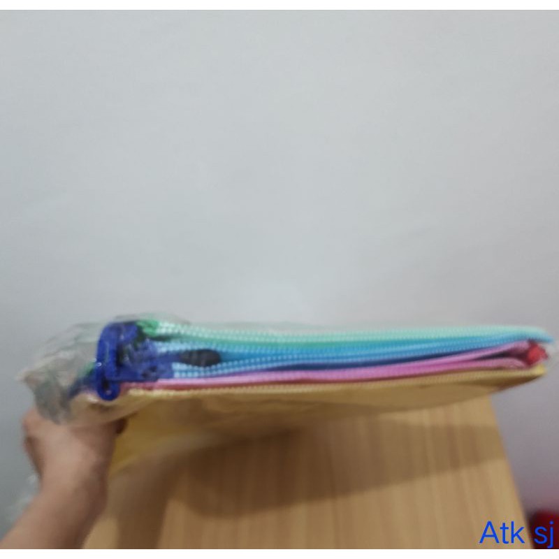 

Zipper bag jaring joyko A4 / B4 / dokumen tas B5